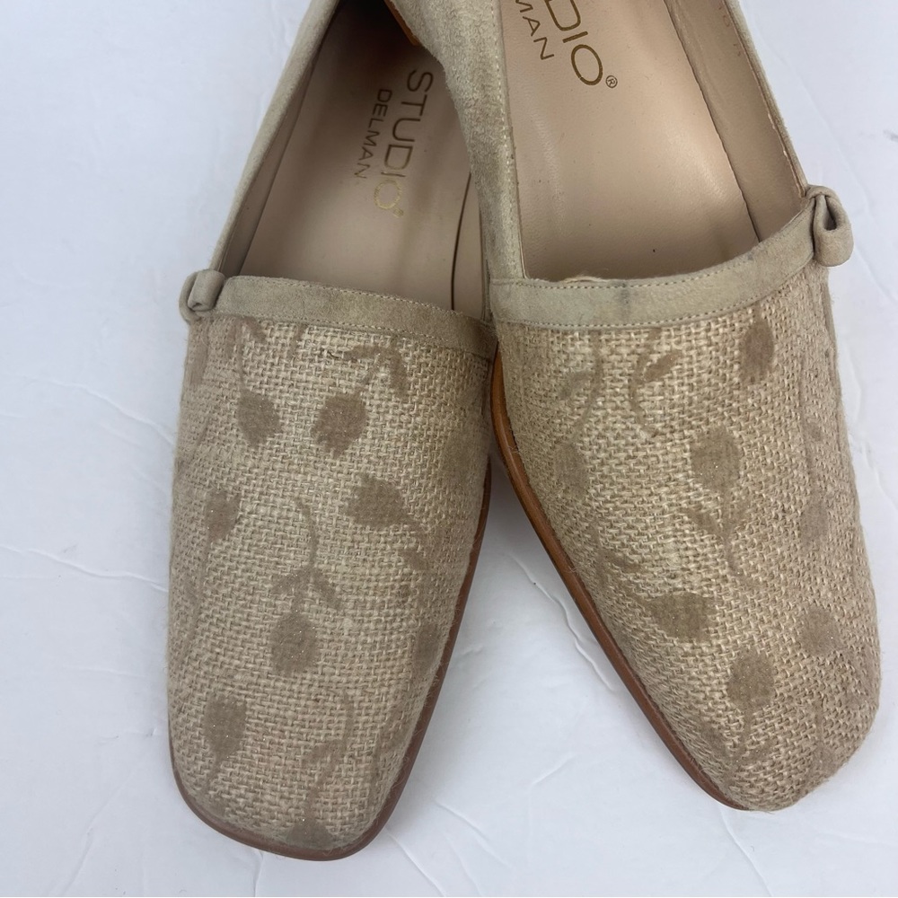 Studio Delman square toe cream/tan shoe with suede & woven floral uppers-10 - Picture 2 of 13